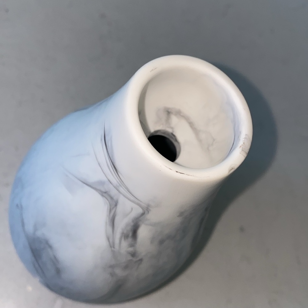 Marble Pattern Vase - Picture 5 of 7